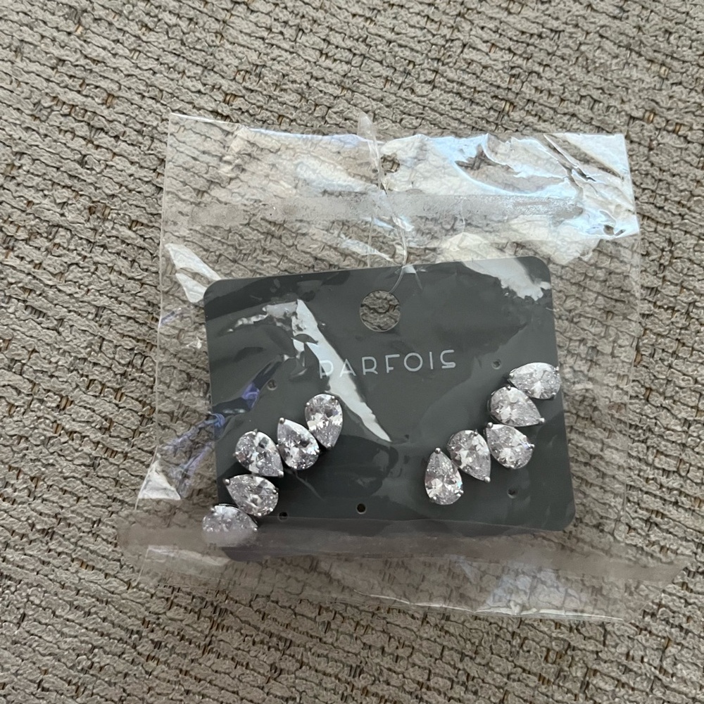 Earrings parfois shiny stone - Picture 2 of 6